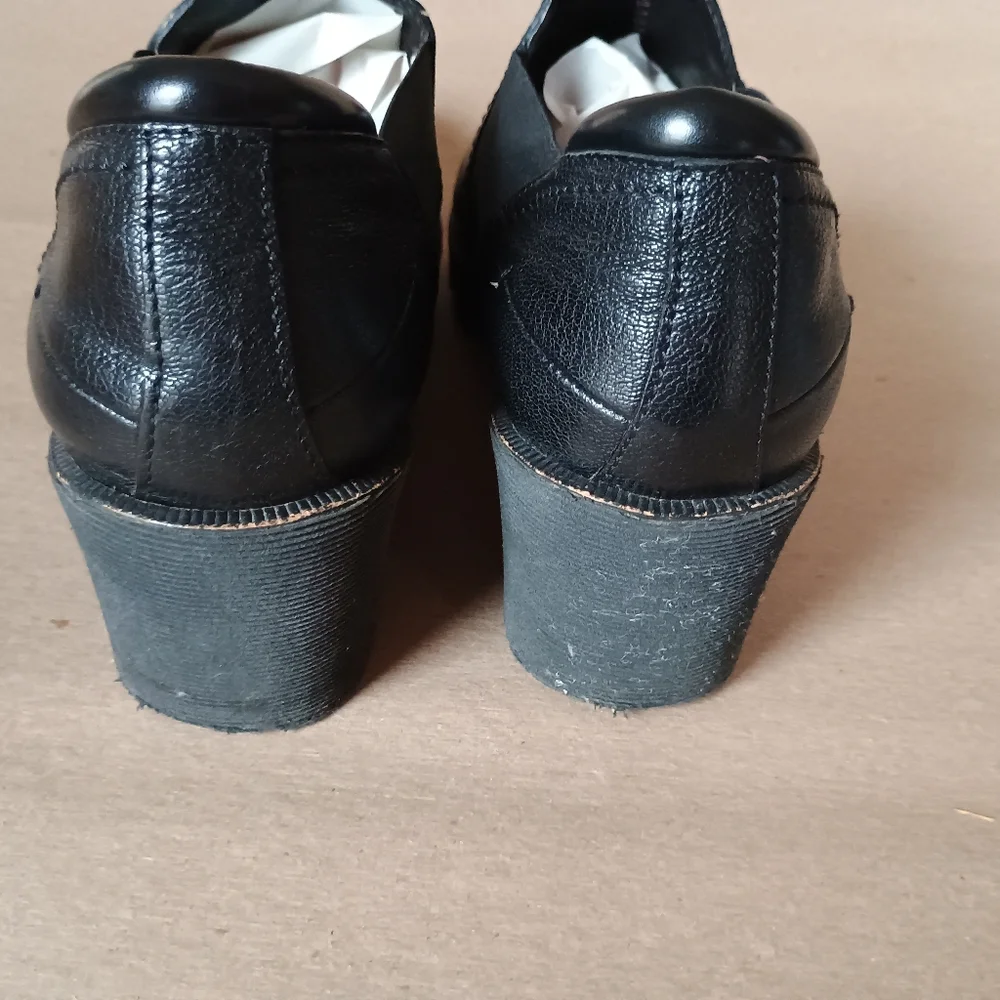 Donald J Pliner Ladies Sz 11 Black Leather Loafer Lug Sole Italy